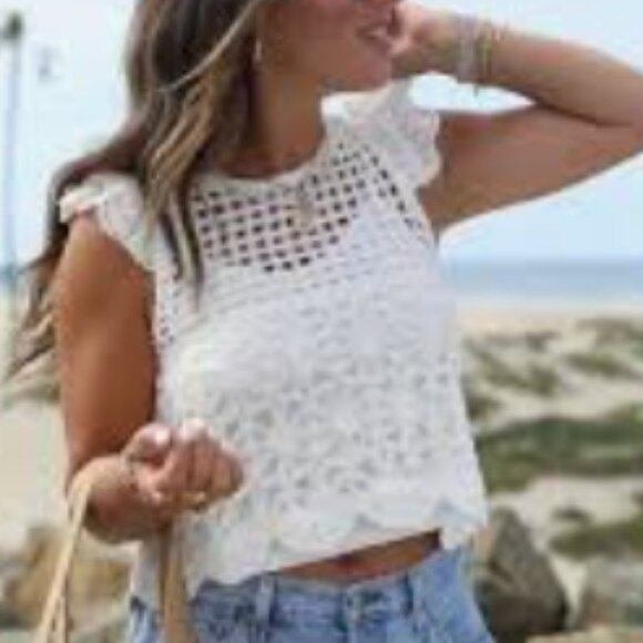 NEW VICI &merci Bella Crochet Knit Eyelet Flutter Sleeve Blouse Top XS - Picture 1 of 10